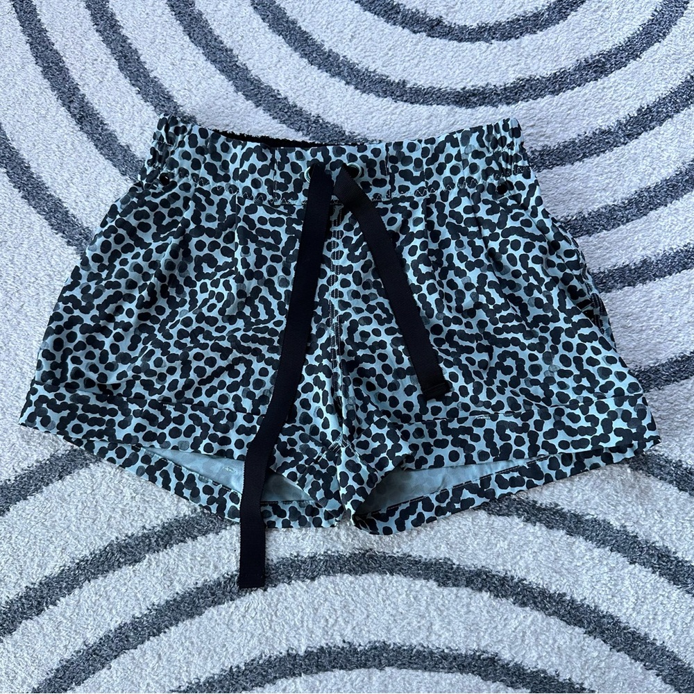 Lululemon Shorts Size 4 Light Blue